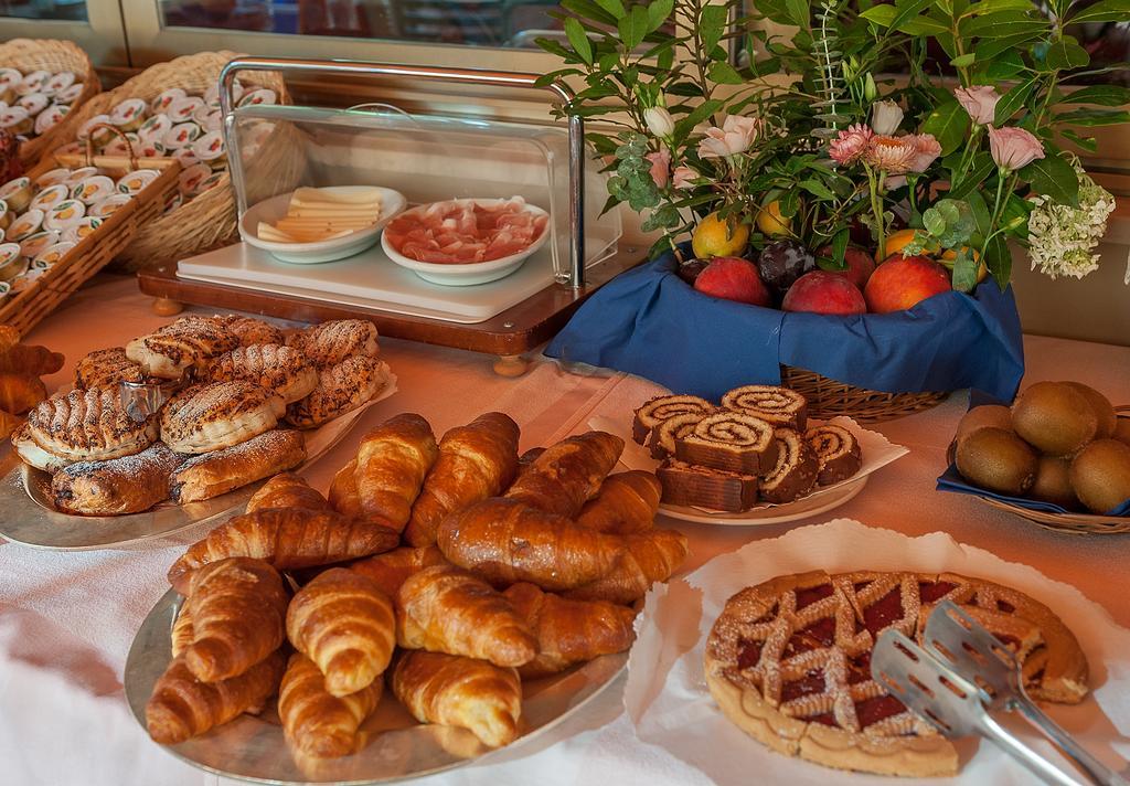 Hotel Le Ginestre Lido di Camaiore Zewnętrze zdjęcie
